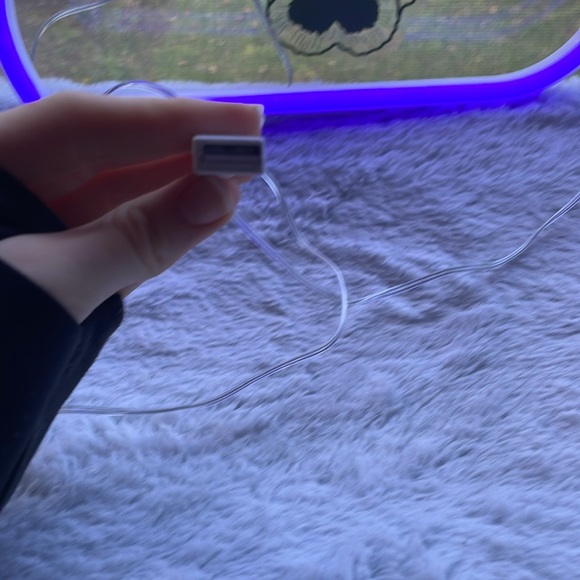 This adorable cloud LED decoration would probably look amazing in your room! - Picture 4 of 10